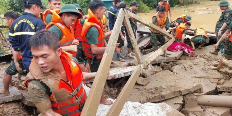 600 Người Trắng Đêm Tìm 61 Nạn Nhân Mất Tích Kinh Hoàng Tại Lào Cai