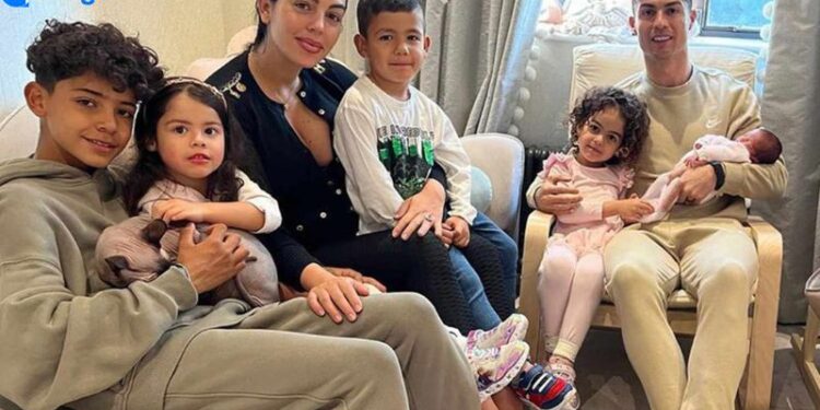 Cristiano Ronaldo Sắp Có Thêm Người Thừa Kế, Fan Háo Hức Chờ Đón Tin Vui 3 cristiano-ronaldo